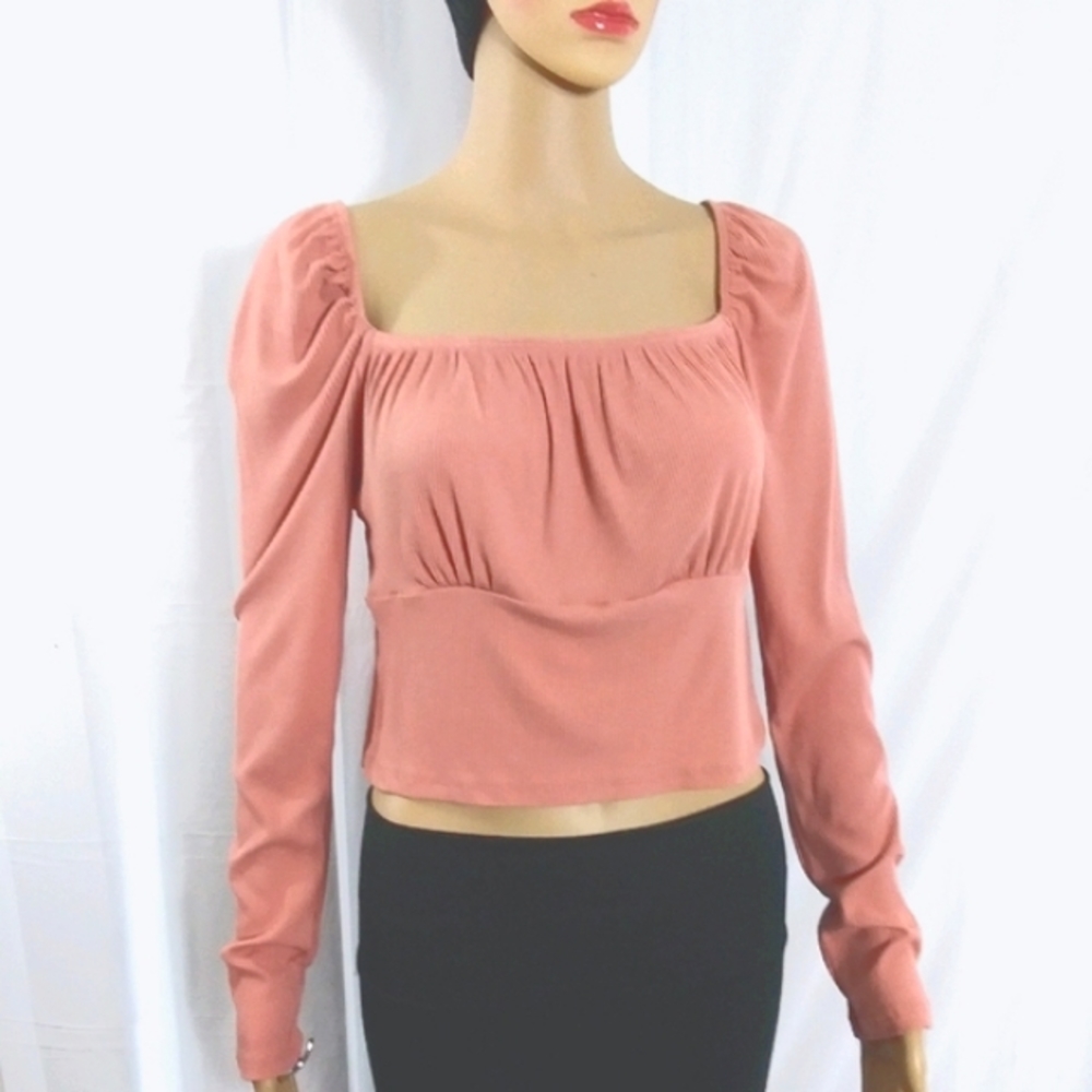 TOPSHOP Lightweight Ribbed Salmon Knit Square Neckline Long Sleeved Crop Top NWT